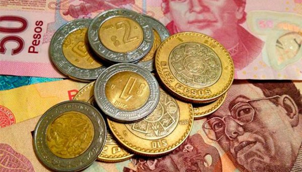 Peso registra su peor caída en 14 meses ante nueva variante de Covid