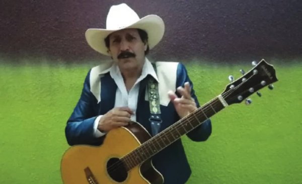 Él es Gerardo Almanza, el Joan Sebastian de Acámbaro que sorprendió en ‘Parodiando’