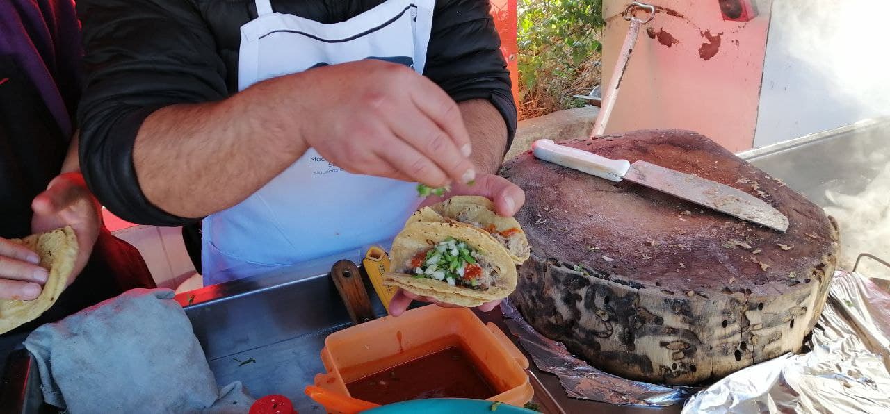 Se “curan la cruda” con barbacoa tradicional en San José Iturbide