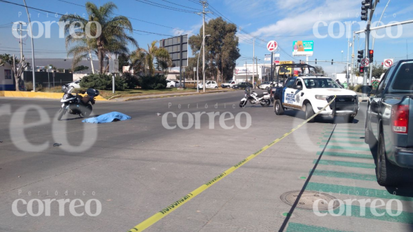 Motociclista muere al ser arrollado por una camioneta en Irapuato