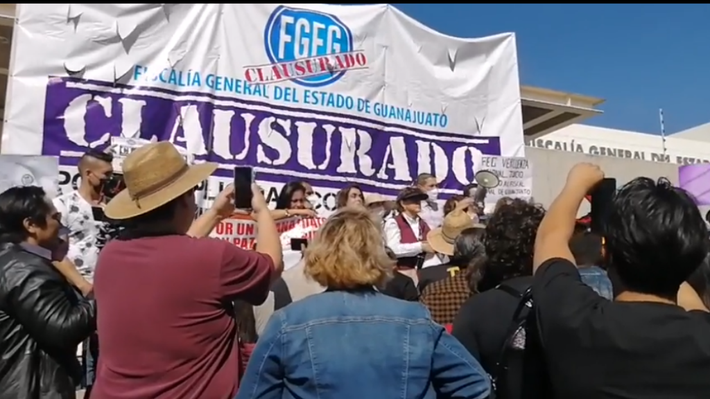 Marchan en Guanajuato por la liberación de diputado del PAN acusado de violación