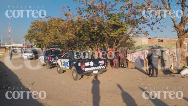 Hombre balea a su pareja y le arroja solvente para quemarla en León