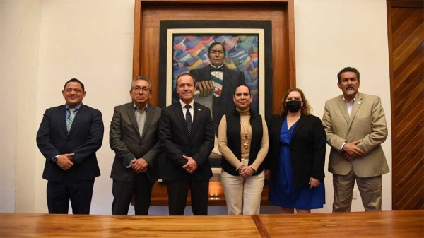 Lorena Alfaro presenta proyectos turísticos de Irapuato a la SDES