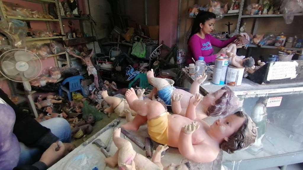 Restauran figuras religiosas, les dan una ‘nueva vida’ en el Hospitalito del niño Dios en Salamanca