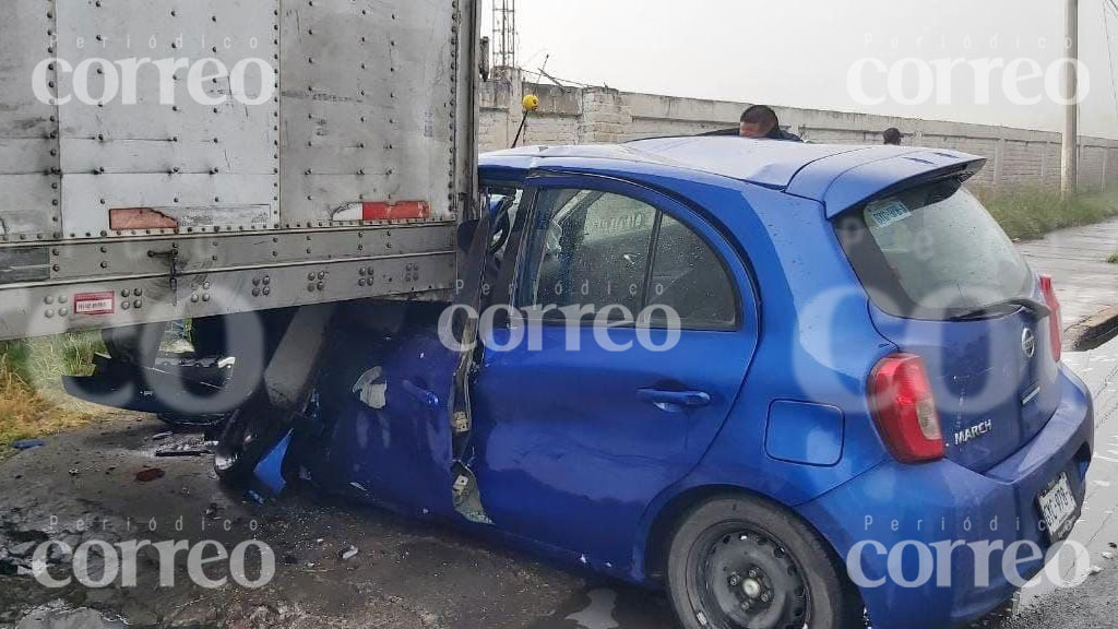 León: densa niebla provoca choque en el Torres Landa contra tráiler