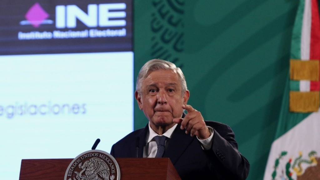 Si INE niega revocación, ciudadanos pueden realizarla: AMLO