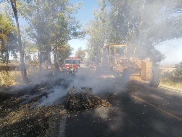 Apagan remolque incendiado en Acámbaro