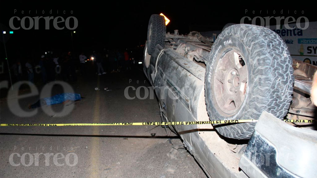 Volcadura deja una joven muerta y dos mujeres heridas en Pénjamo