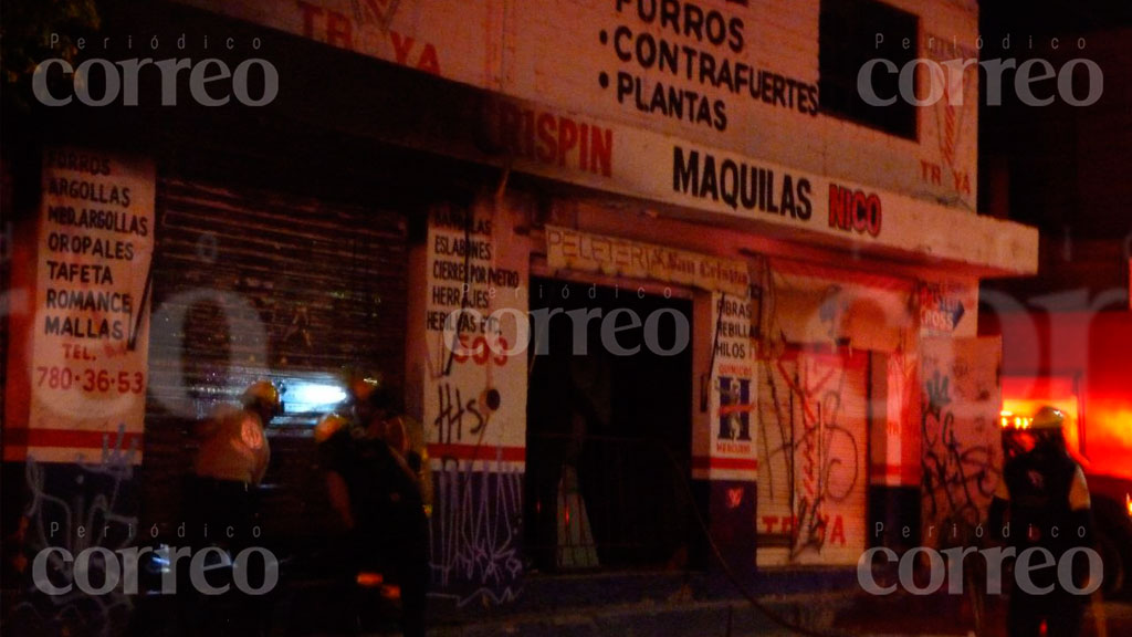 Pirotecnia destruye otro negocio en León; ahora fue una peletería