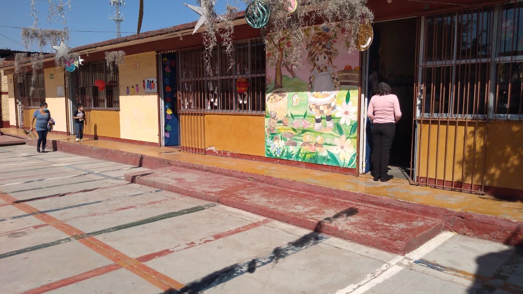 Saqueos en escuelas de Irapuato son imparables; arrasan hasta con los basureros