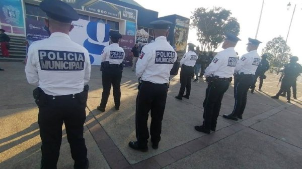 Sin razón aparente, despiden a diez policías de Guanajuato capital