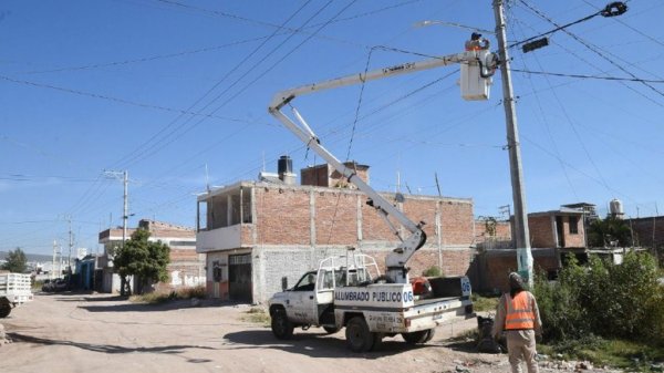 Iluminarán 20 colonias de Irapuato con alumbrado público en 2022