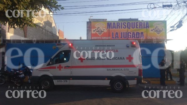 Asesinan a hombre en marisquería de Infonavit II en Salamanaca