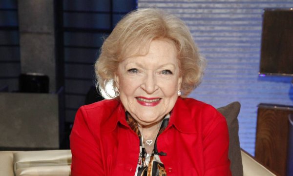 El 2021 se lleva a la ‘Golden Girl’; Betty White muere con casi un siglo de vida