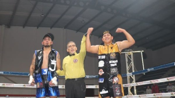 ‘Torbellino’ Terrazas derrota al ‘Jarocho’ Alfallo en función de box profesional en Acámbaro