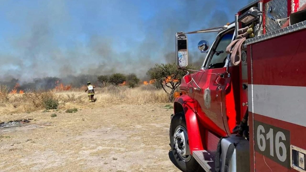 Bomberos de San Iturbide atienden hasta cinco incendios al mismo tiempo