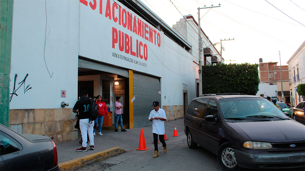 Clausuran estacionamiento de la Presidencia de Silao; contrato habría finalizado