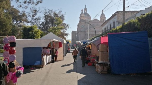 ‘Tianguis del Juguete’ invade las calles de San José Iturbide