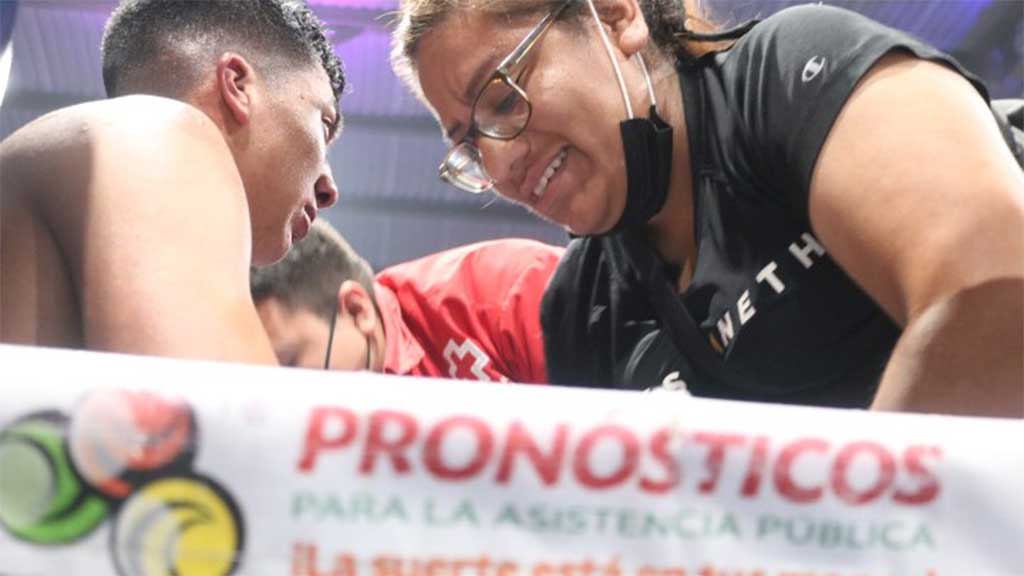 Desde su esquina, Nancy Chavero inspira a una nueva generación de boxeadores