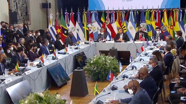 Argentina asume presidencia de la CELAC; sus metas: hambre, género y democracia