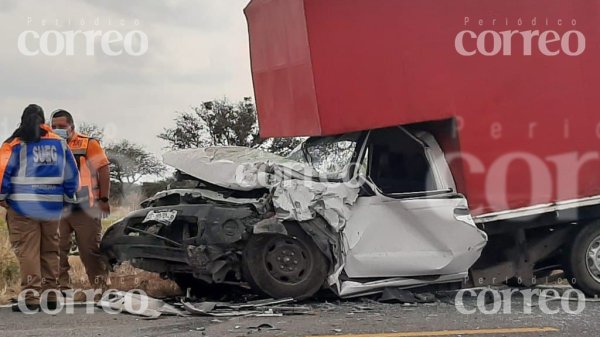 Un choque entre dos camionetas en Dolores Hidalgo deja dos lesionados