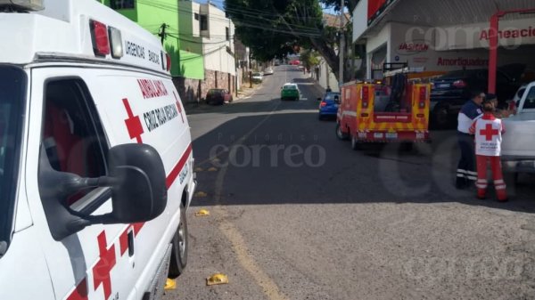 Hombre se electrocuta mientras instala un espectacular en Guanajuato