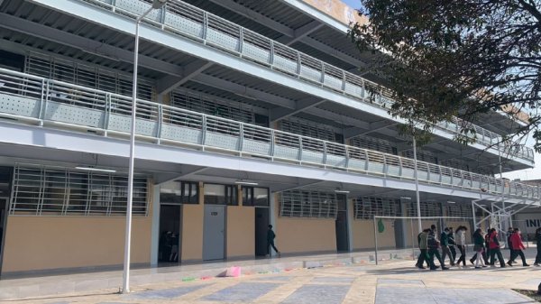 Escuelas de León se ponen firmes en regreso a clases: con gripe no dejaron entrar