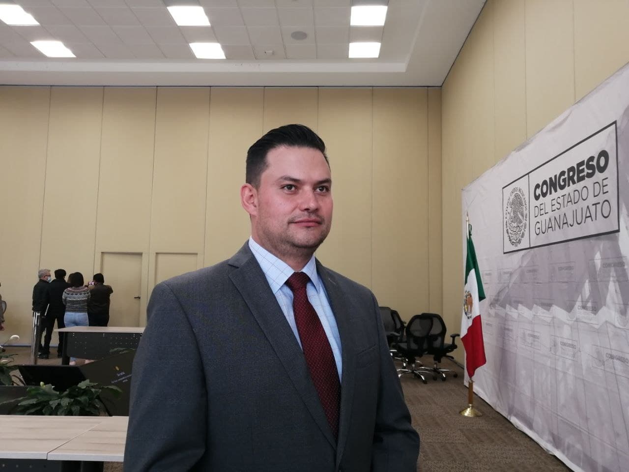 Christian Cruz, secretario del Congreso de Guanajuato, da positivo a Covid-19