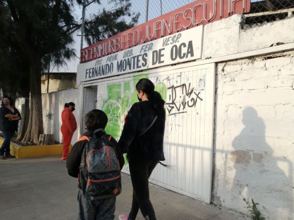 SEP advierte menor asistencia a clases presenciales por ‘miedo a ómicron’