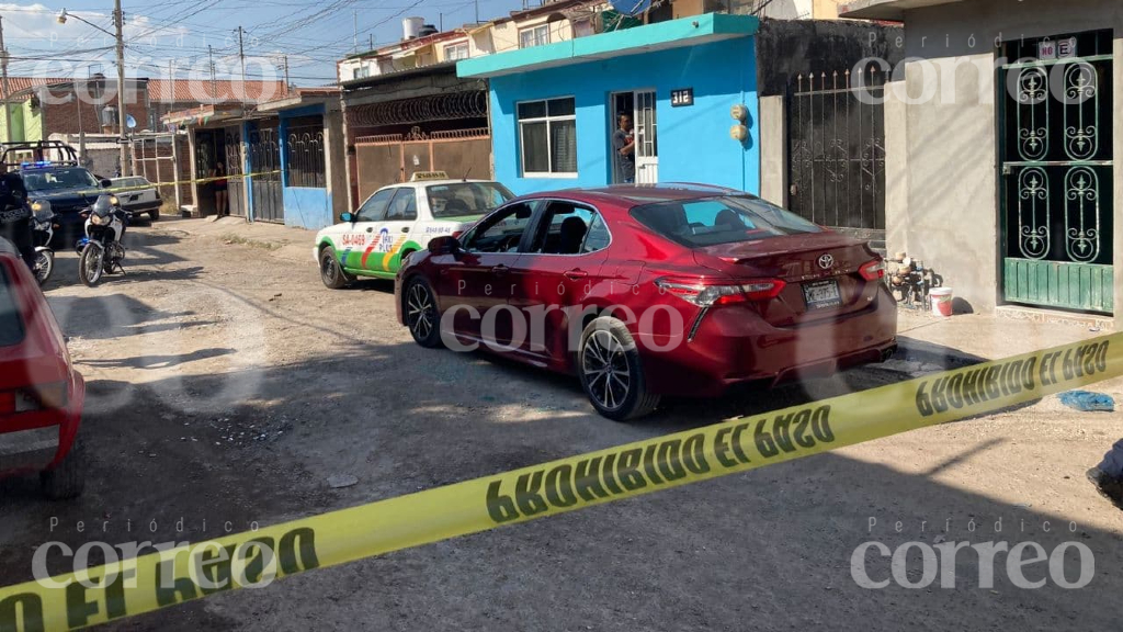 Motosicarios ejecutan al conductor de un auto en Salamanca