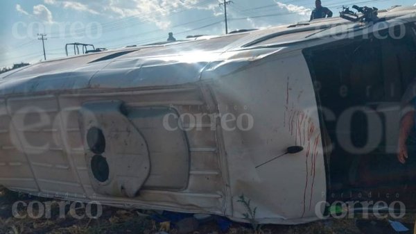 Choque deja 2 muertos y al menos 6 heridos en la Celaya -Salvatierra