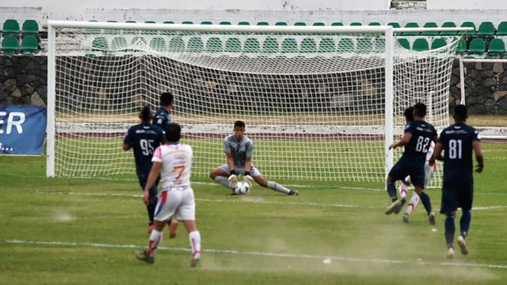 Lobos ULMX de Celaya debutan con empate ante Sporting Canamy en la Liga Premier