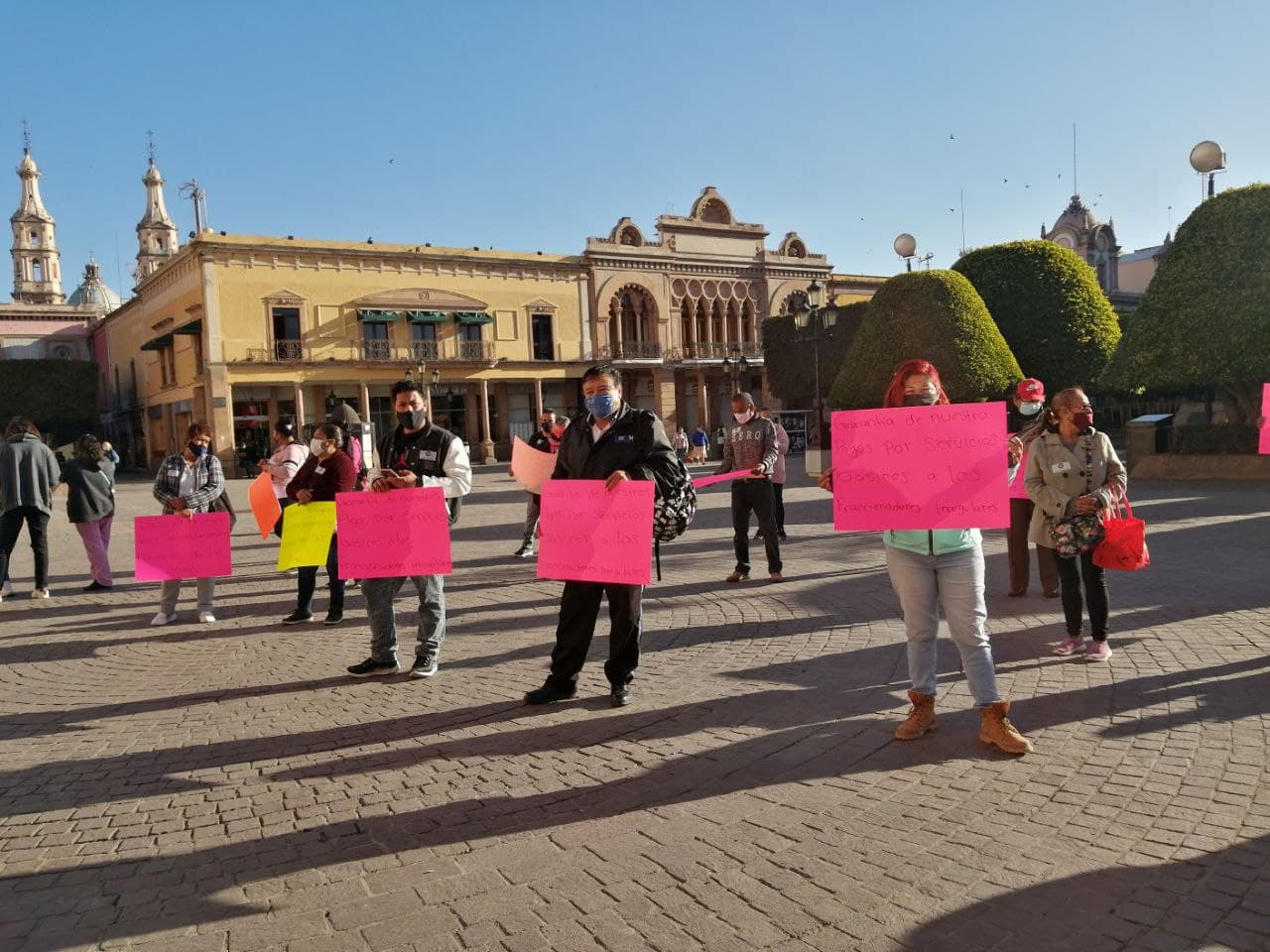 Dejan fuera de regularización a más de 20 colonias de León; exigen audiencia