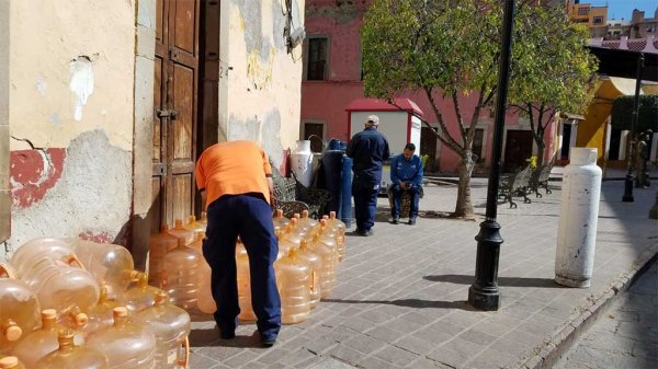 Día tras día, policías, repartidores y paramédicos guanajuatenses arriesgan sus vidas ante el Covid