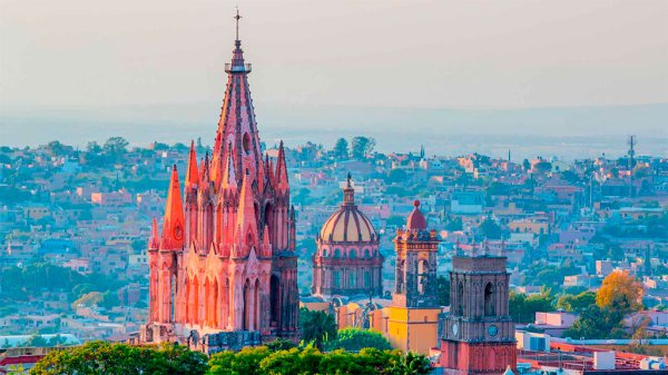 Pandemia no frenará desfile y acto cívico anual de San Miguel de Allende