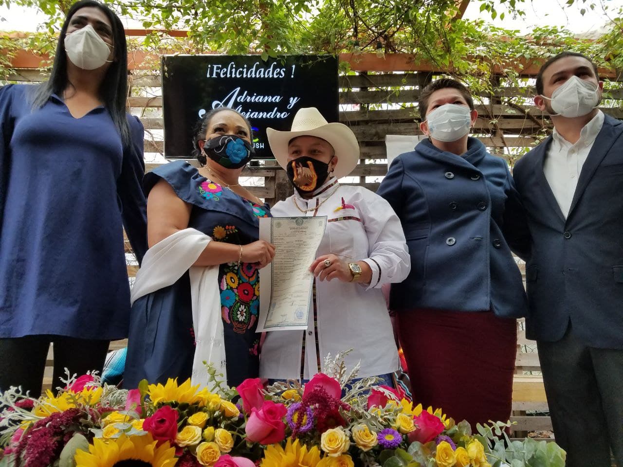 Guanajuato celebra segunda boda LGBT+ sin amparo con Adriana y Alejandro