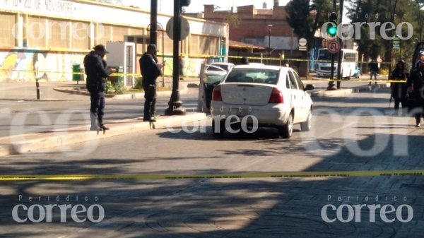 En pleno centro de Irapuato ultiman a automovilista