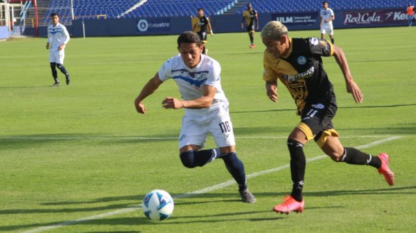 Lobos ULMX caen frente a Yalmakán en su debut en casa