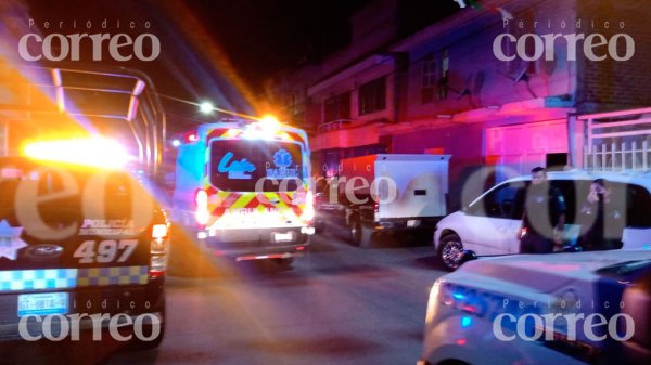 Ultiman a hombre frente a su familia dentro de vivienda en León