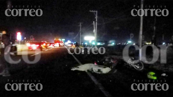 Aparatoso choque deja un muerto y dos lesionados en la carretera Irapuato-Salamanca