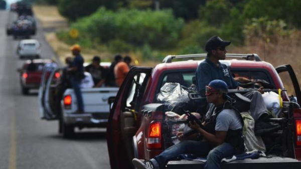 Miles de personas han evacuado Michoacán por la guerra entre narcos