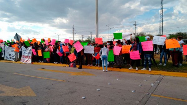 Movilizan a simpatizantes de la CTM en GM Silao en rechazo a disidentes sindicales