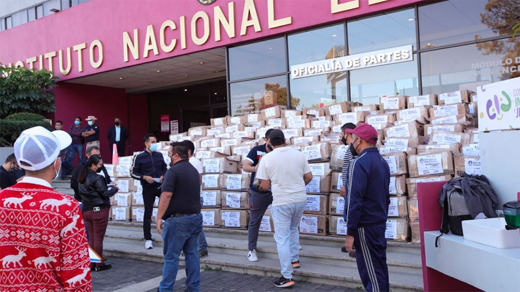 Unos 2 mil 700 guanajuatenses supervisarían el proceso de revocación de mandato