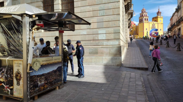 Guanajuato: Guías de turistas caen a la cárcel por no contar con permisos