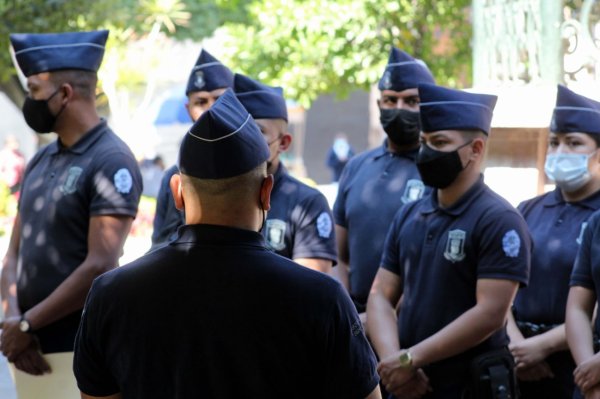 Se gradúan 25 nuevos policías turísticos y comerciales de Celaya