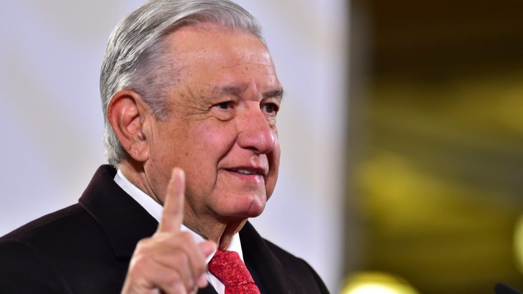 Gobierno de Austria “egoísta” por no prestar el Penacho de Moctezuma: AMLO