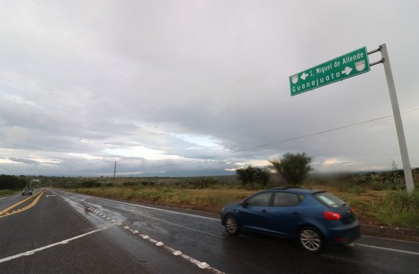 Carretera Dolores Hidalgo-San Miguel pasaría a manos del estado, anuncia Diego Sinhue