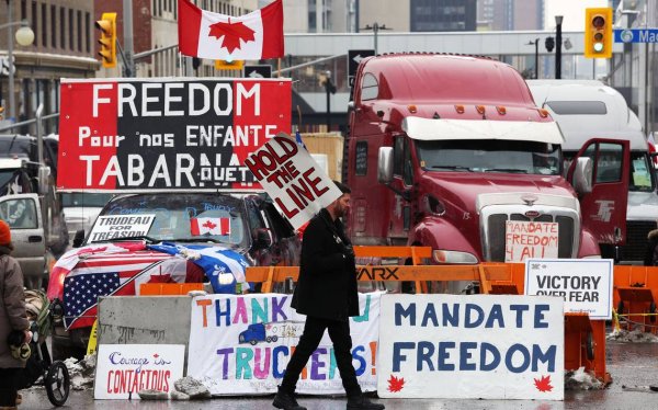 Hasta Ford cerró por el ‘Convoy de la libertad’ en Canadá e ‘inspiran’ al mundo