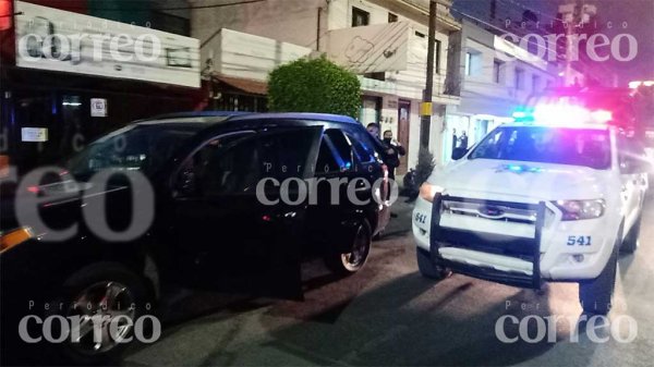 Detienen a dos ‘cristaleros’ por dañar un vehículo en la colonia Oriental de León