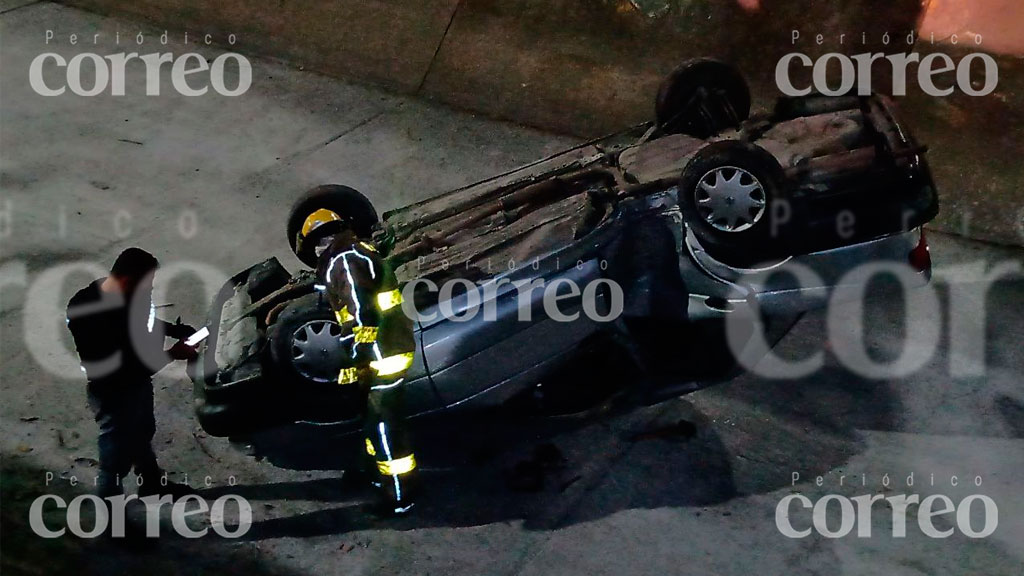 León: aparatosa volcadura en Fracciones del Coecillo deja un herido